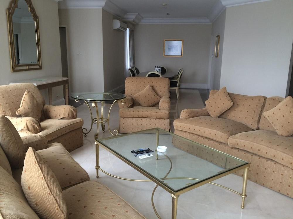 Batavia Hotel & Serviced Apartments Jakarta Eksteriør bilde