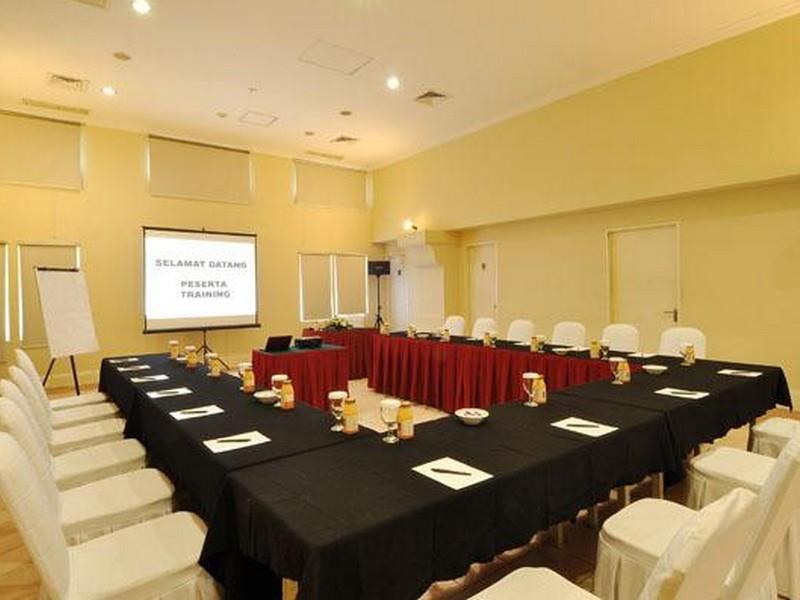 Batavia Hotel & Serviced Apartments Jakarta Eksteriør bilde