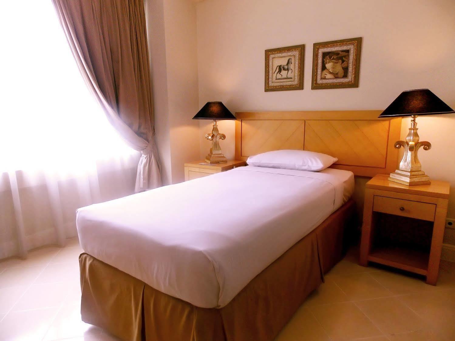 Batavia Hotel & Serviced Apartments Jakarta Eksteriør bilde